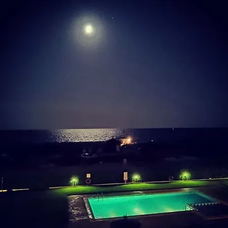 Completo Frente Al Mar Apartment